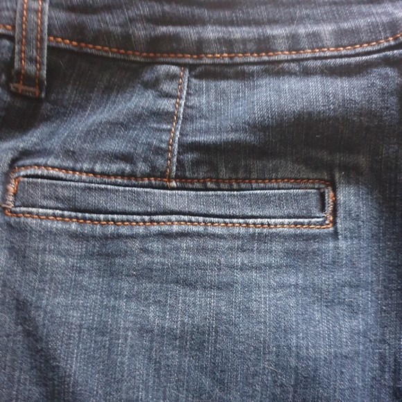 Old Navy Jean Skirt. - Picture 5 of 7